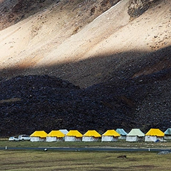 Manali to Leh to Srinagar bike trip with Darcha camping package